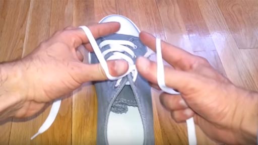 Cómo atarse los cordones en 1,5 segundos