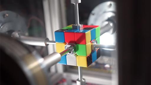 Cubo de Rubik resuelto en 0.38 segundos