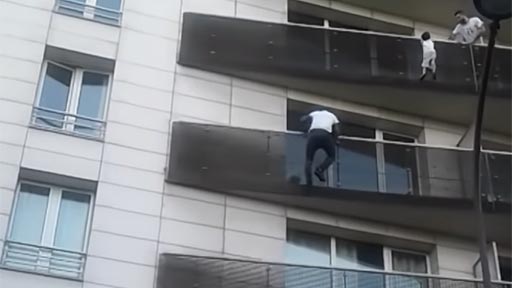 Escala 4 pisos para salvar a un nio