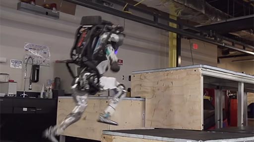El robot Atlas haciendo parkour