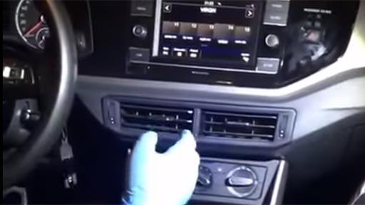 Cocaína escondida en un coche