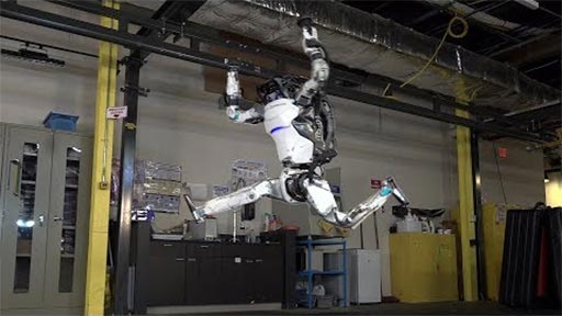 El robot Atlas ya es todo un gimnasta